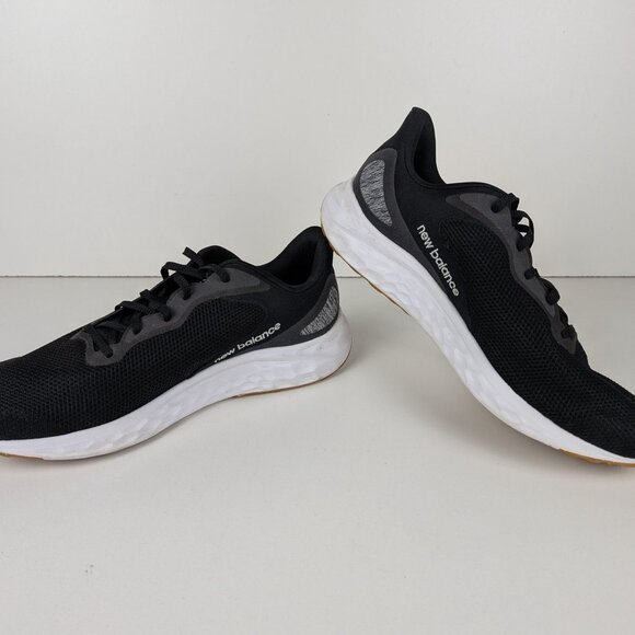 New Balance Fresh Foam Arishi v4 Mens Size 13 Sneaker Black/Silver/Gum Marisek4. main image 6
